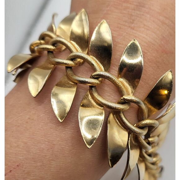 Mid Century Modern Brushed Gold Leaf Chain Bangle Bracelet 8in - Picture 1 of 5